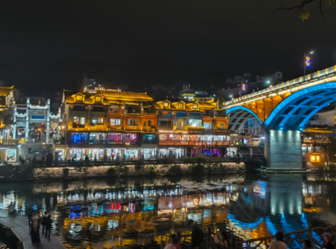 La vieille ville de Fenghuang aussi romantique que magique